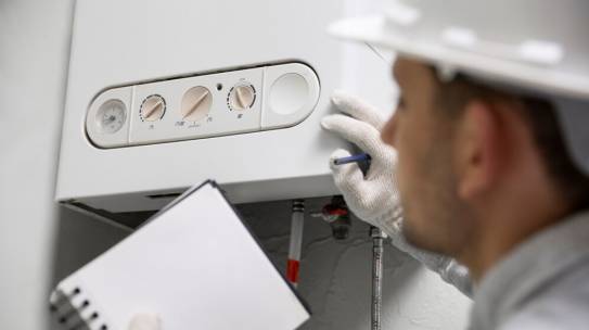 Tankless Water Heater Maintenance in Grand Prairie, TX: A Homeowner’s Guide